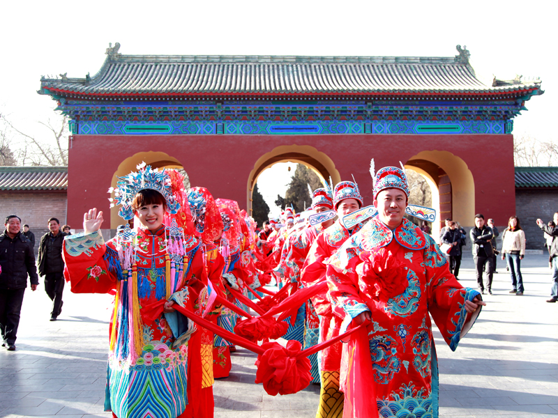 中式集体婚礼：2022年1月1日第41届“爱你一生一世”传统秀禾婚礼